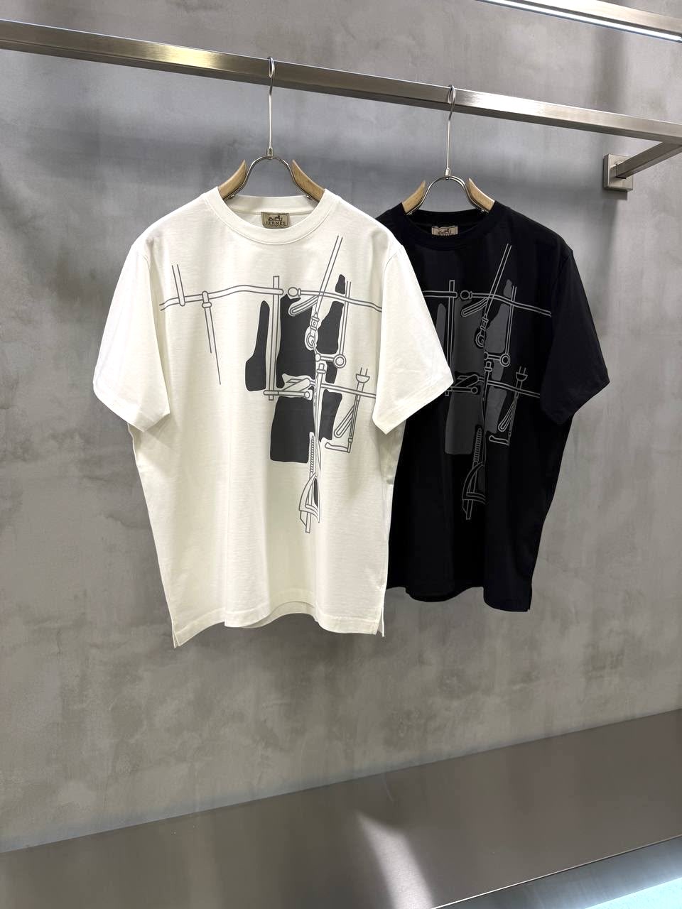 White hermes harnais en gouache 3D cotton tee - Image 6