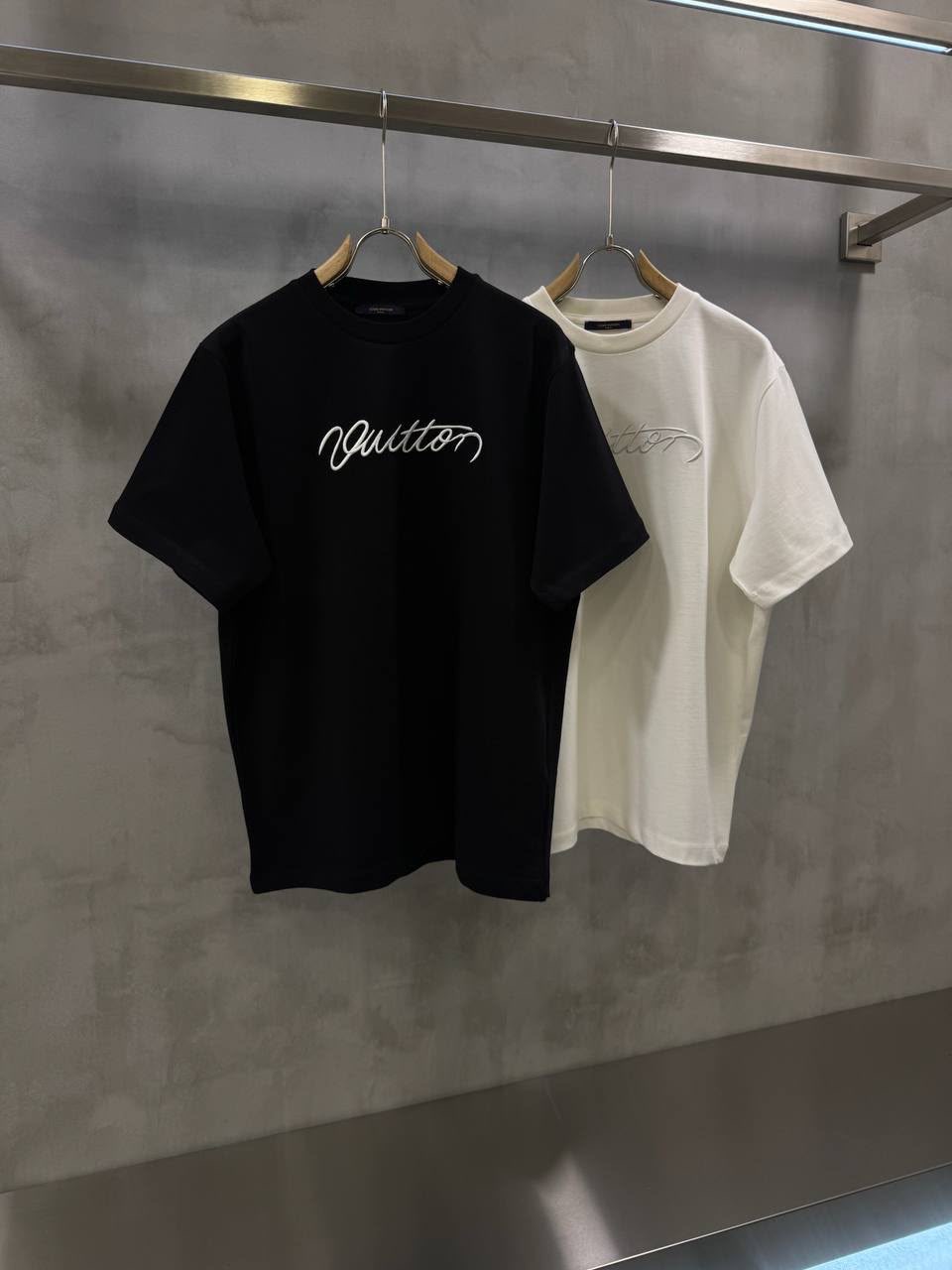 Black LV Ornamental signature cotton tee - Image 5