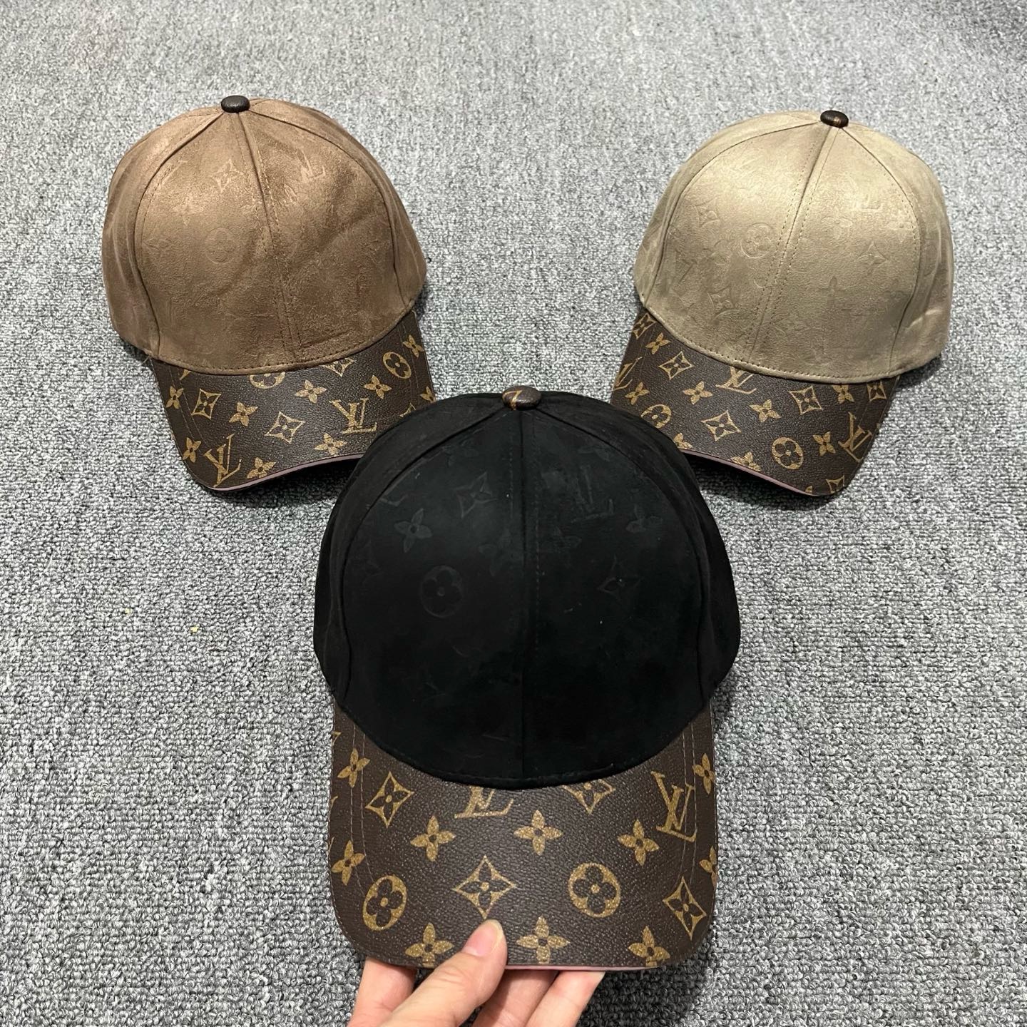 Beige Brown LV logo cap - Image 3