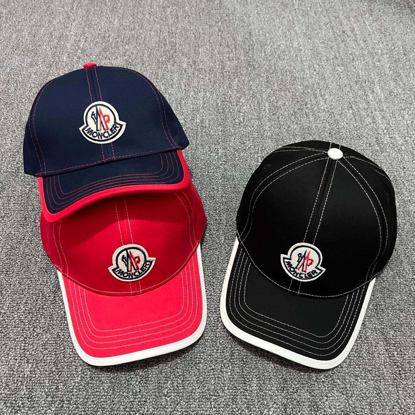 Black Moncler Logo-Patch white brim baseball cap - Image 6