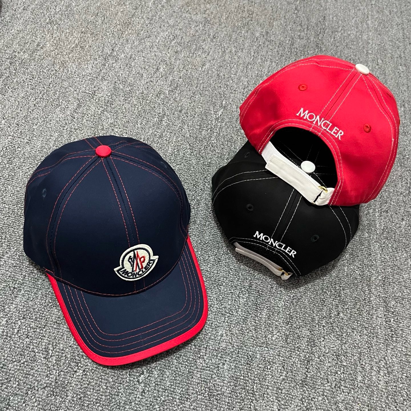 Black Moncler Logo-Patch white brim baseball cap - Image 3