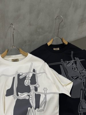 Black hermes harnais en gouache 3D cotton tee
