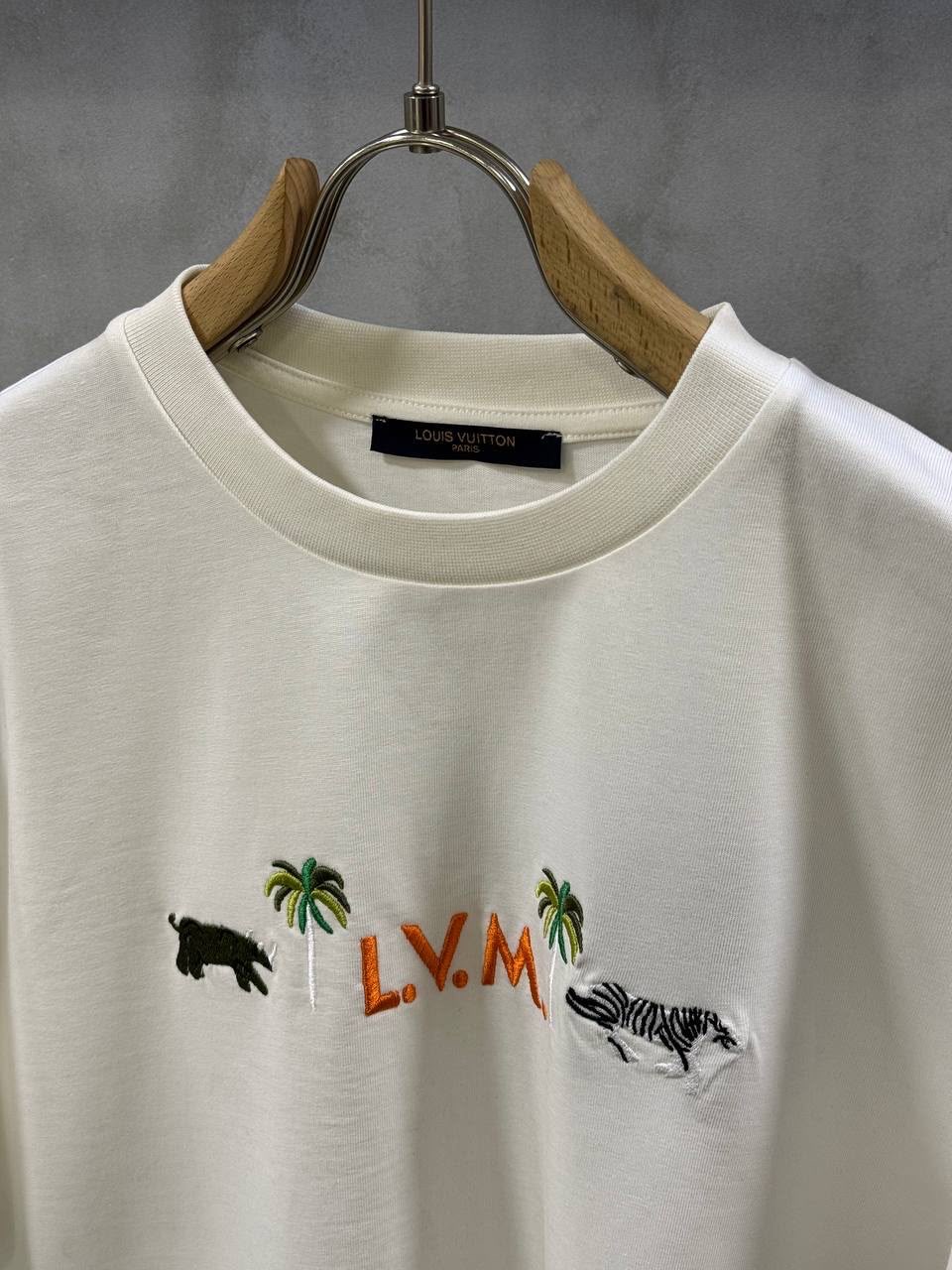 White LV The Darjeeling Limited intricate embroidery t-shirt - Image 3