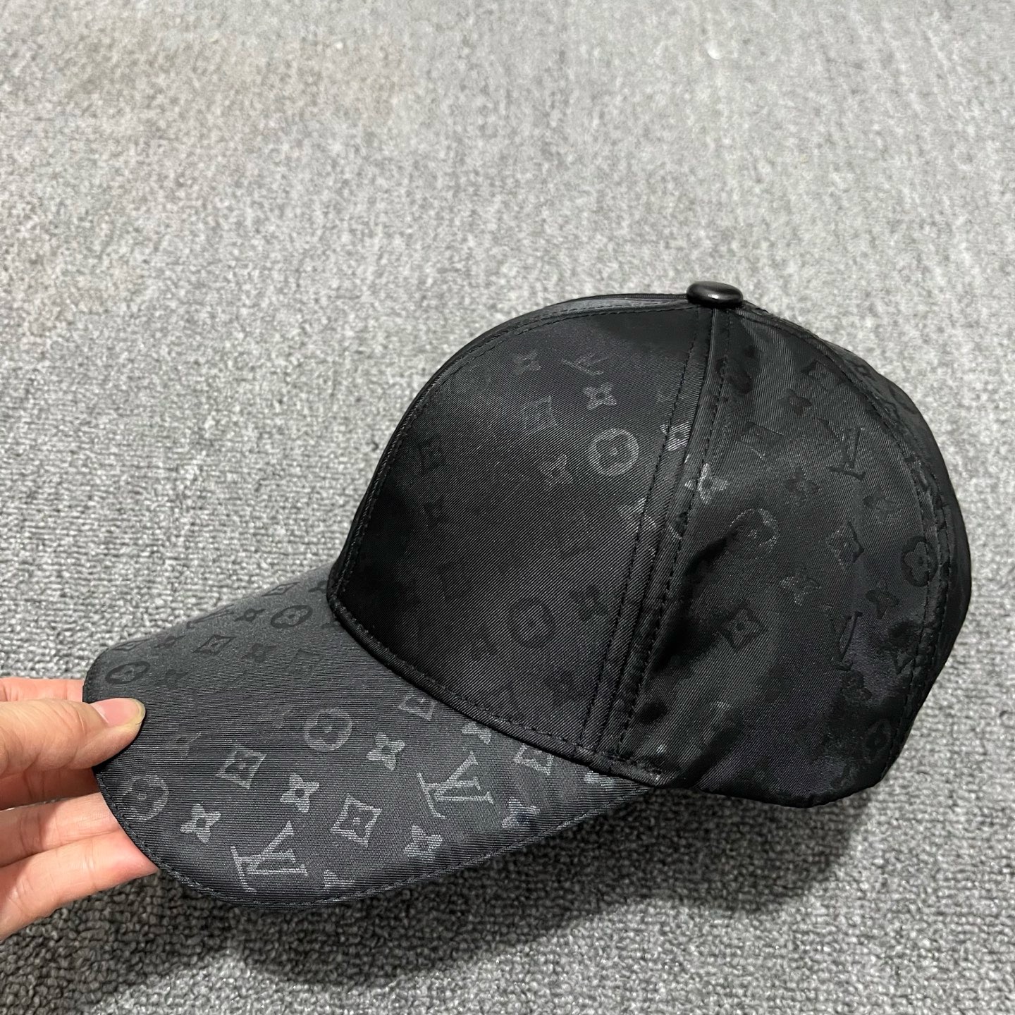 Black LV all-over monogram logo pattern baseball hat - Image 2