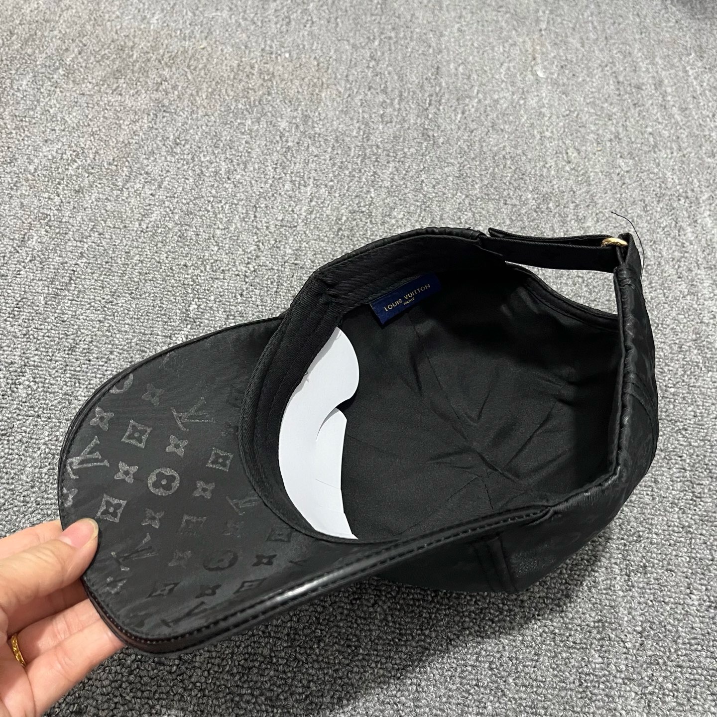 Black LV all-over monogram logo pattern baseball hat - Image 3