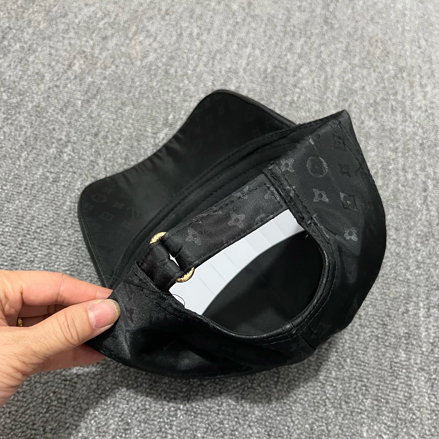 Black LV all-over monogram logo pattern baseball hat - Image 4