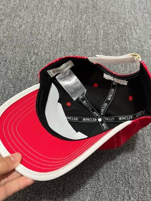 Red Moncler Logo-Patch white brim baseball cap