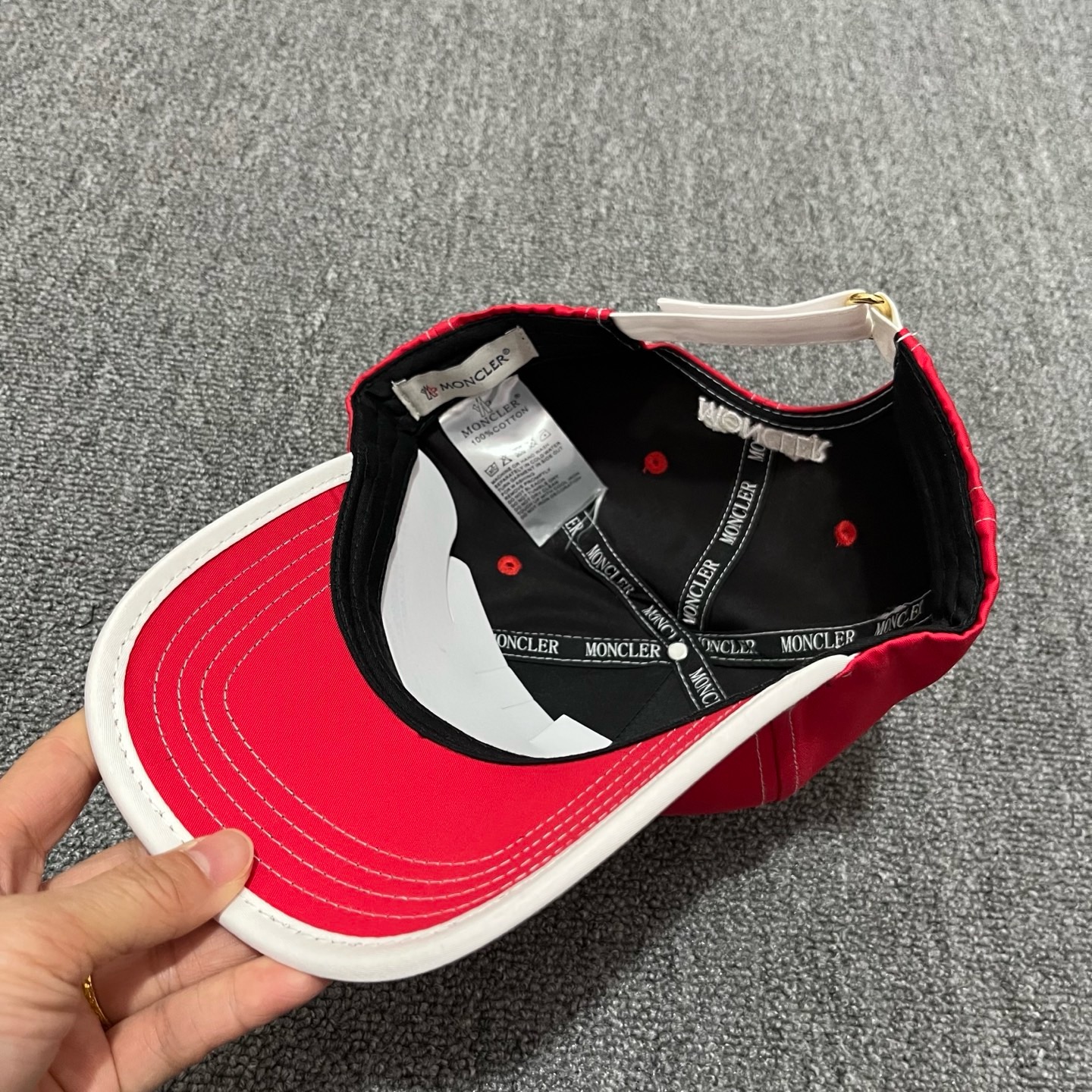 Red Moncler Logo-Patch white brim baseball cap - Image 2
