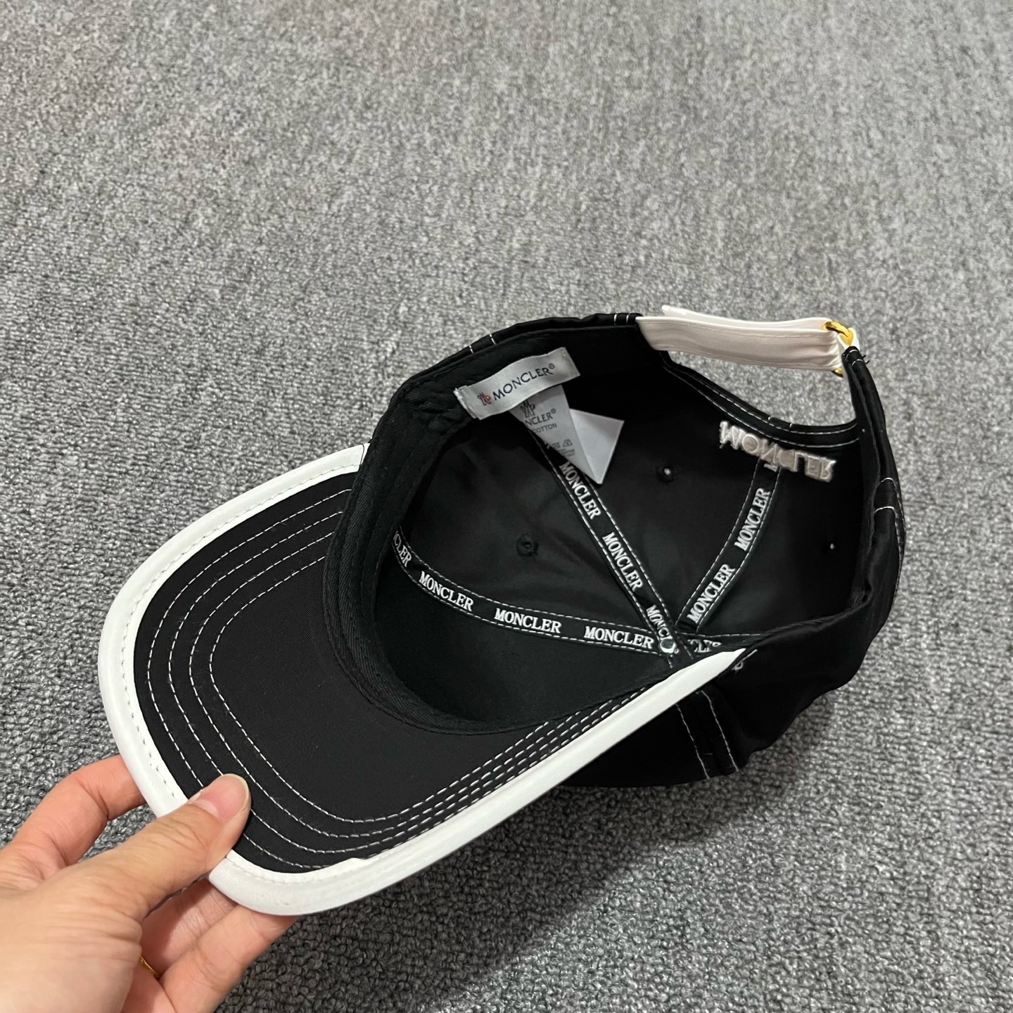 Black Moncler Logo-Patch white brim baseball cap - Image 2
