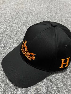 Black Hermès embroidered carriage logo baseball hat