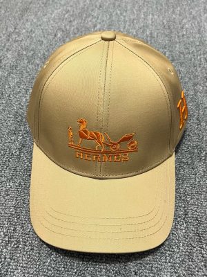 Beige Hermès embroidered carriage logo baseball hat