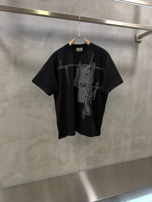 Black hermes harnais en gouache 3D cotton tee