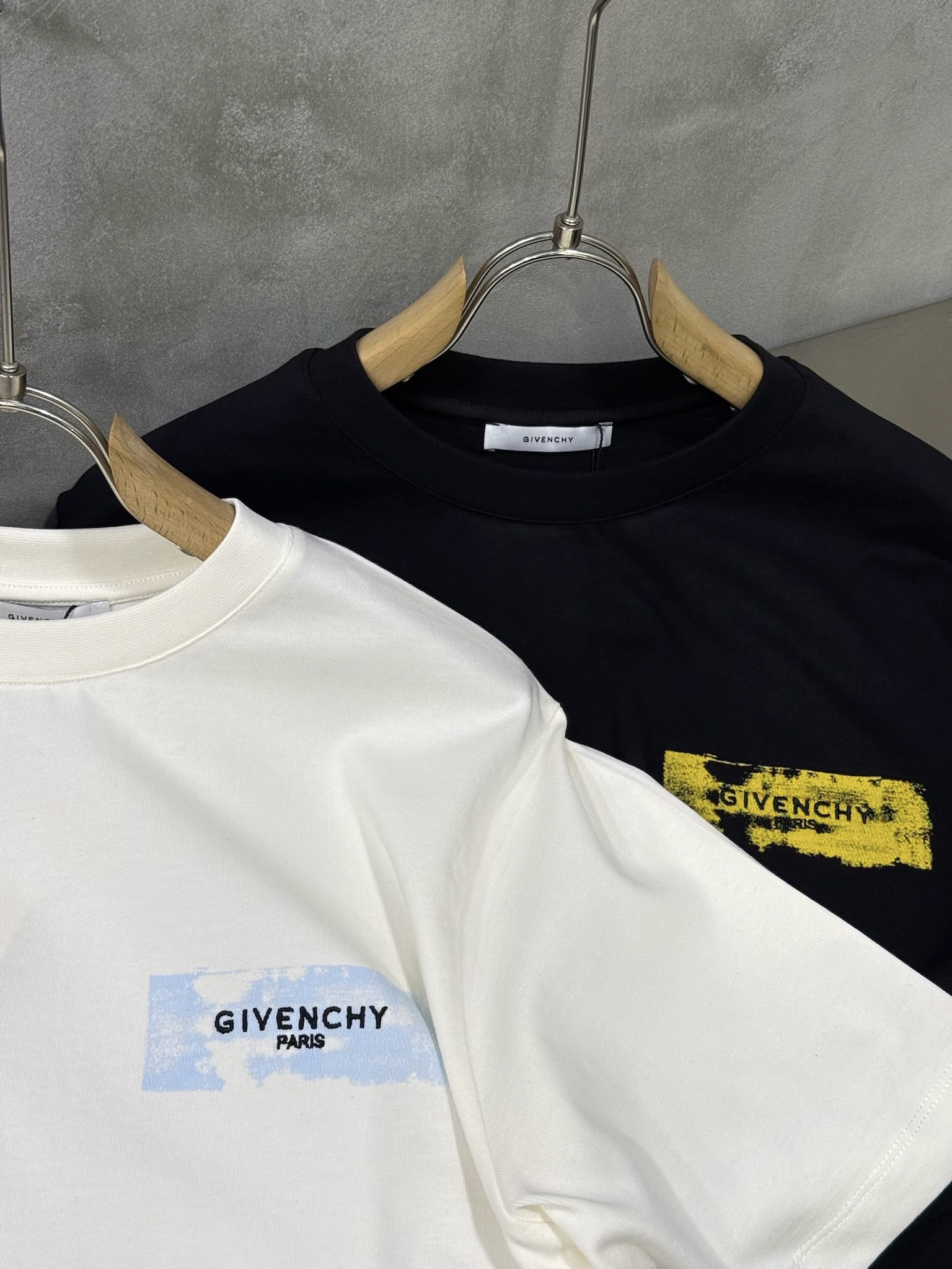 White Givenchy paint-effect logo print cotton t-shirt - Image 3
