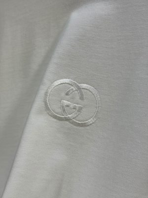White Gucci GG embroidered centered logo cotton tee