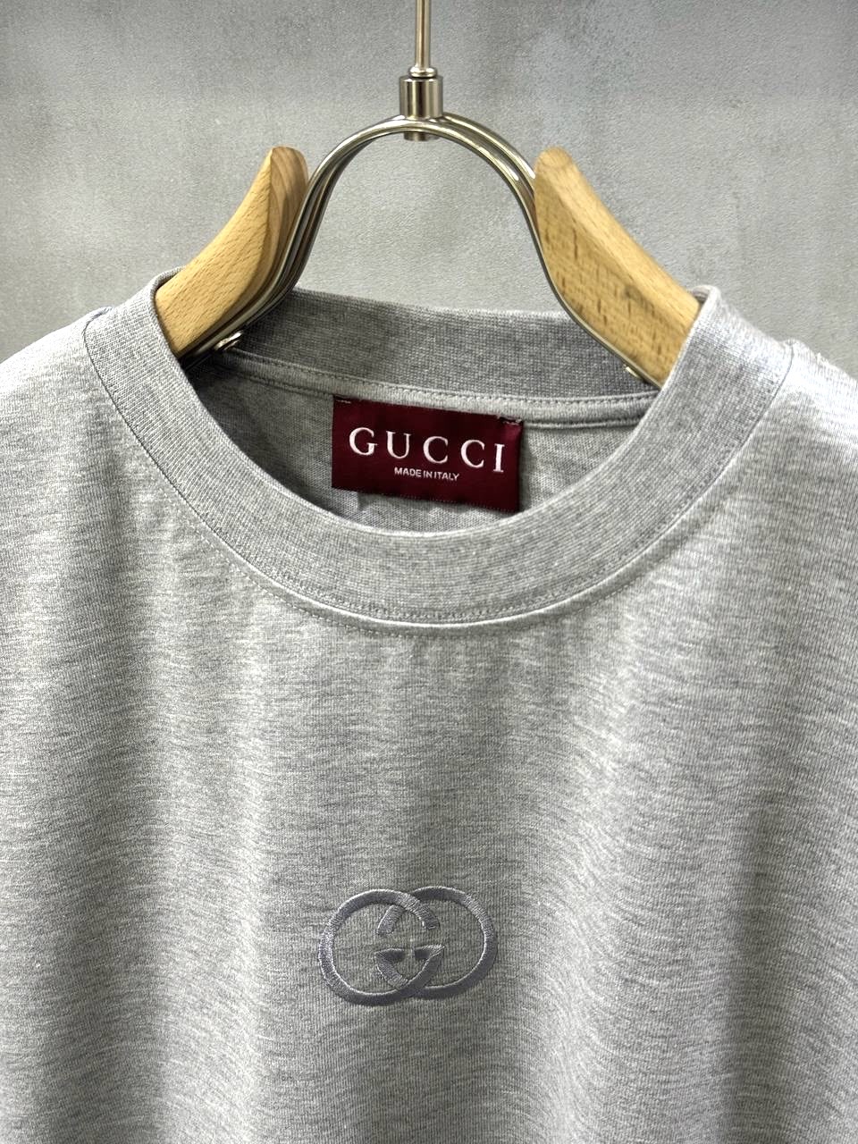 Gray Gucci GG embroidered centered logo cotton tee - Image 4